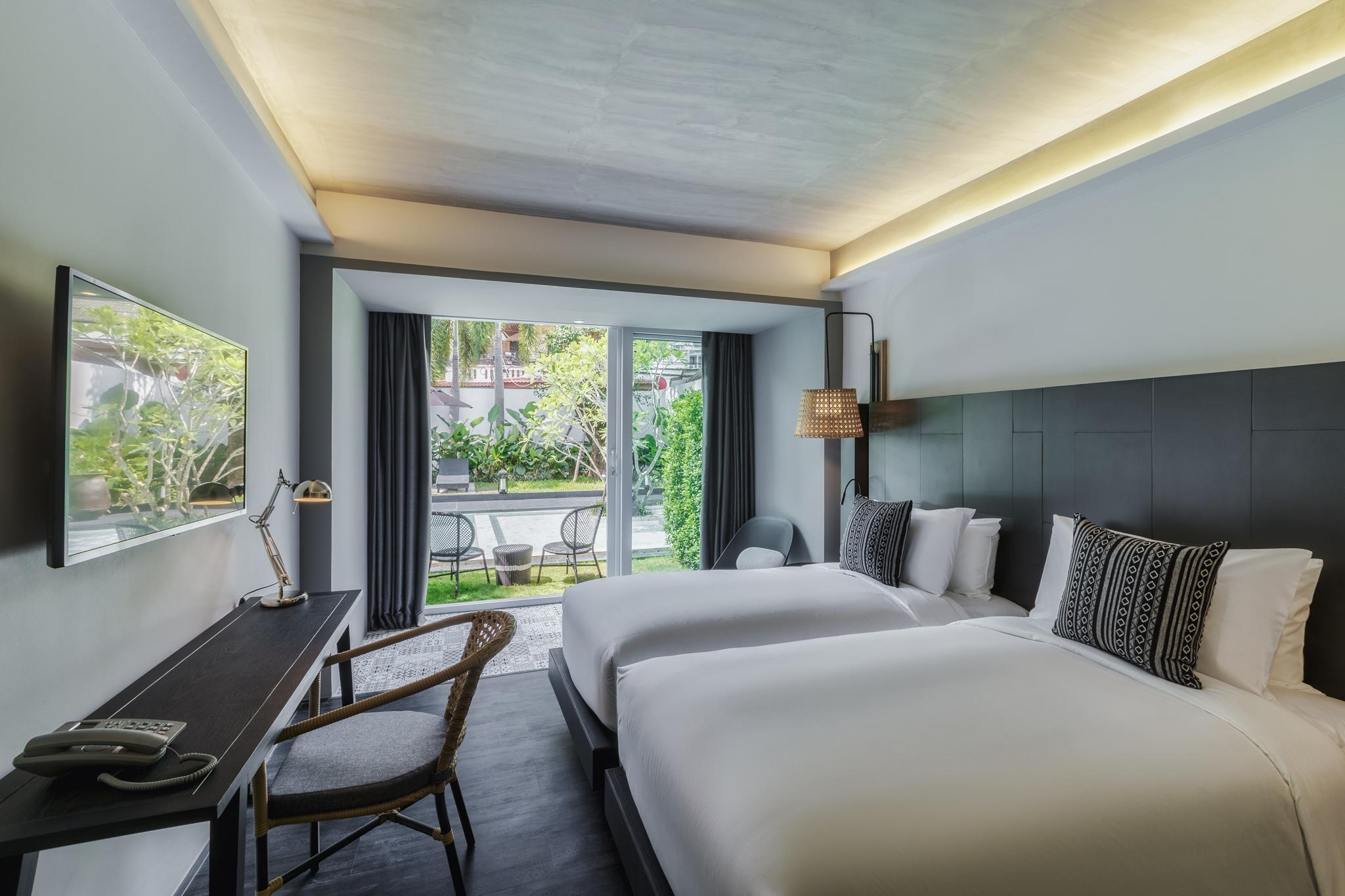 Standard, Twin Beds, Pool View