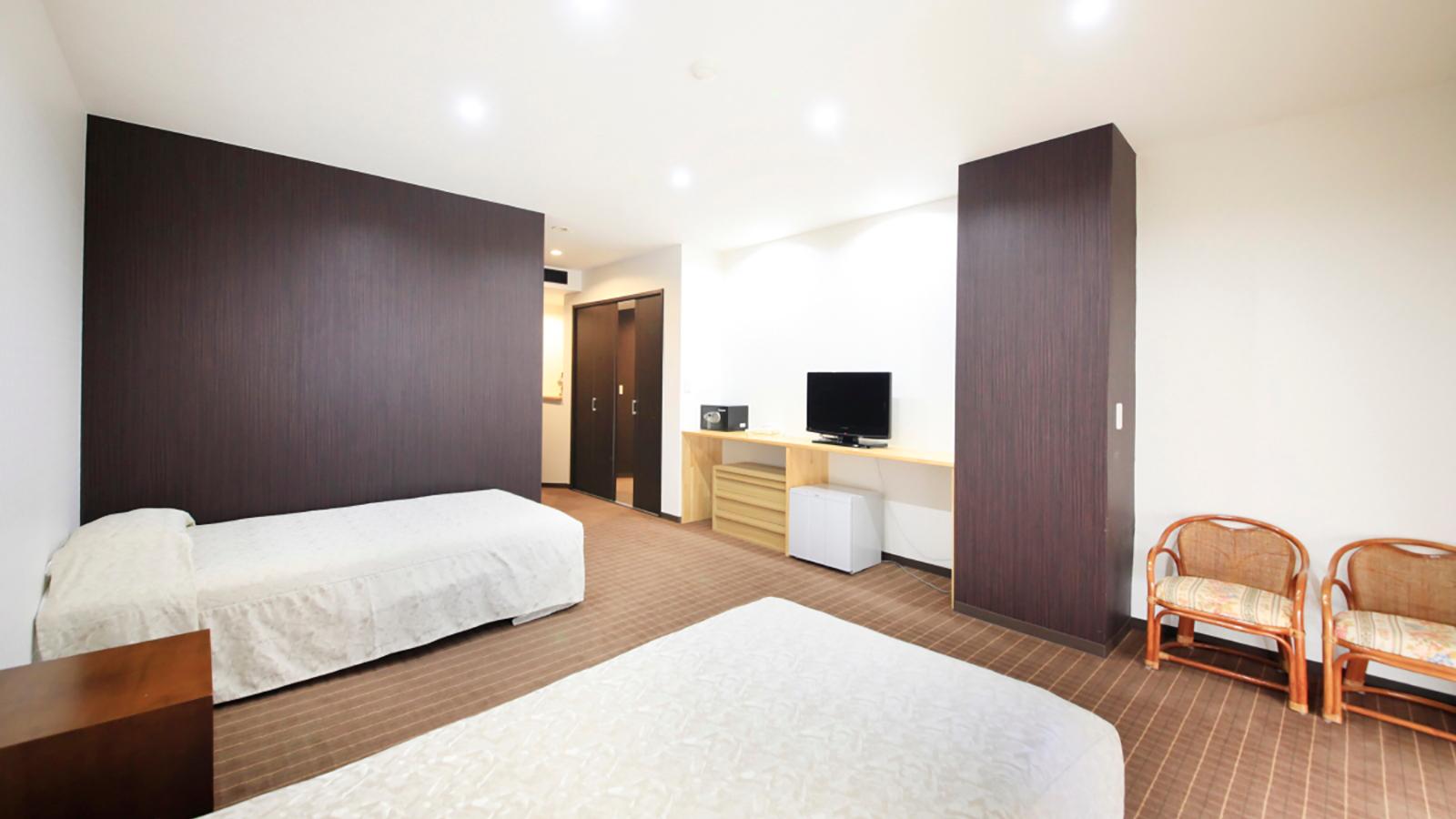 Universal, Twin Beds, Ocean View