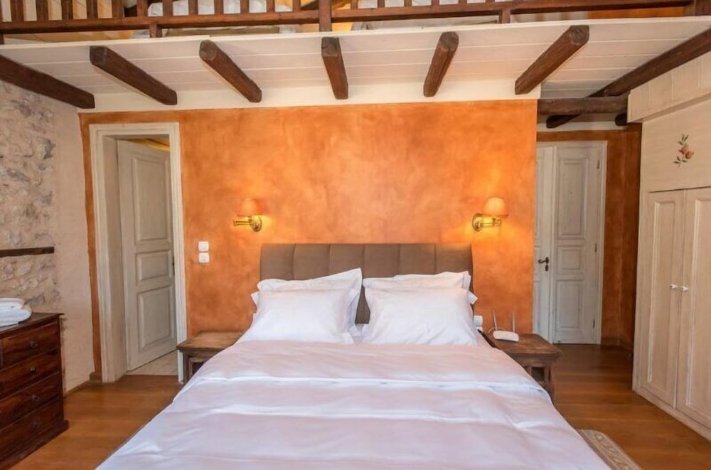 Epoches Luxury Suites 11/50
