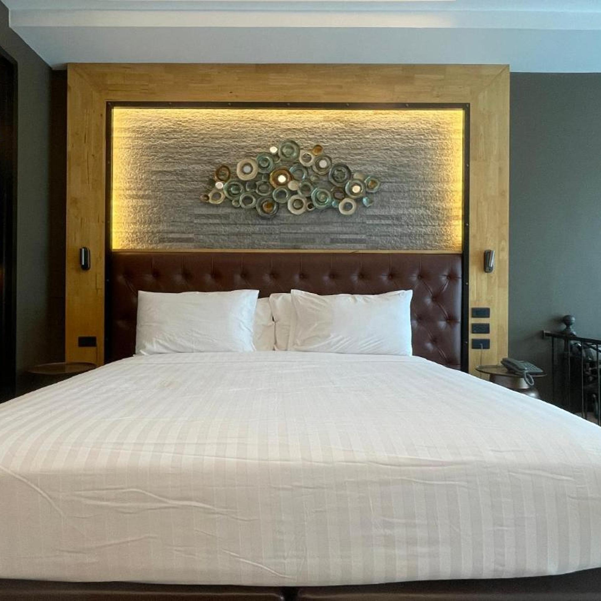 Deluxe, Double or Twin Bed, Pool Access