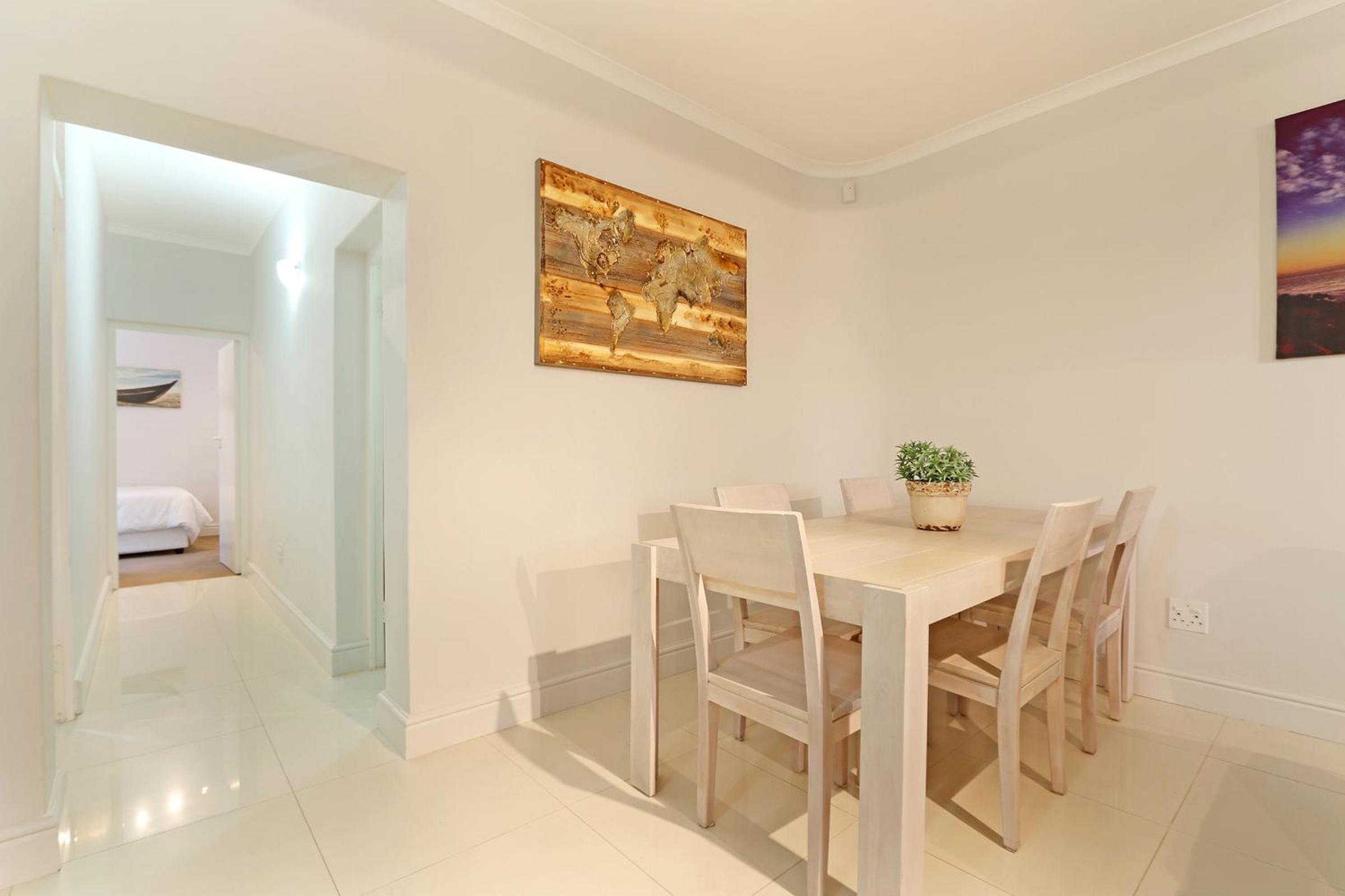 Camps Bay Beach Apartment 12/20