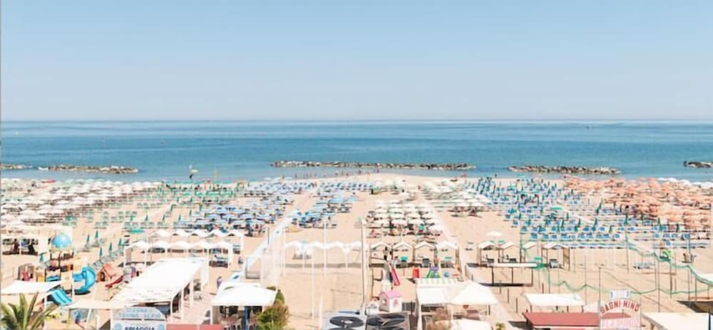 Hotel Spiaggia 33/41