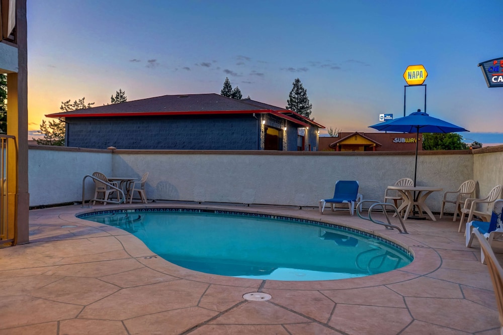 Motel6 Anderson, CA - Redding Airport 36/39