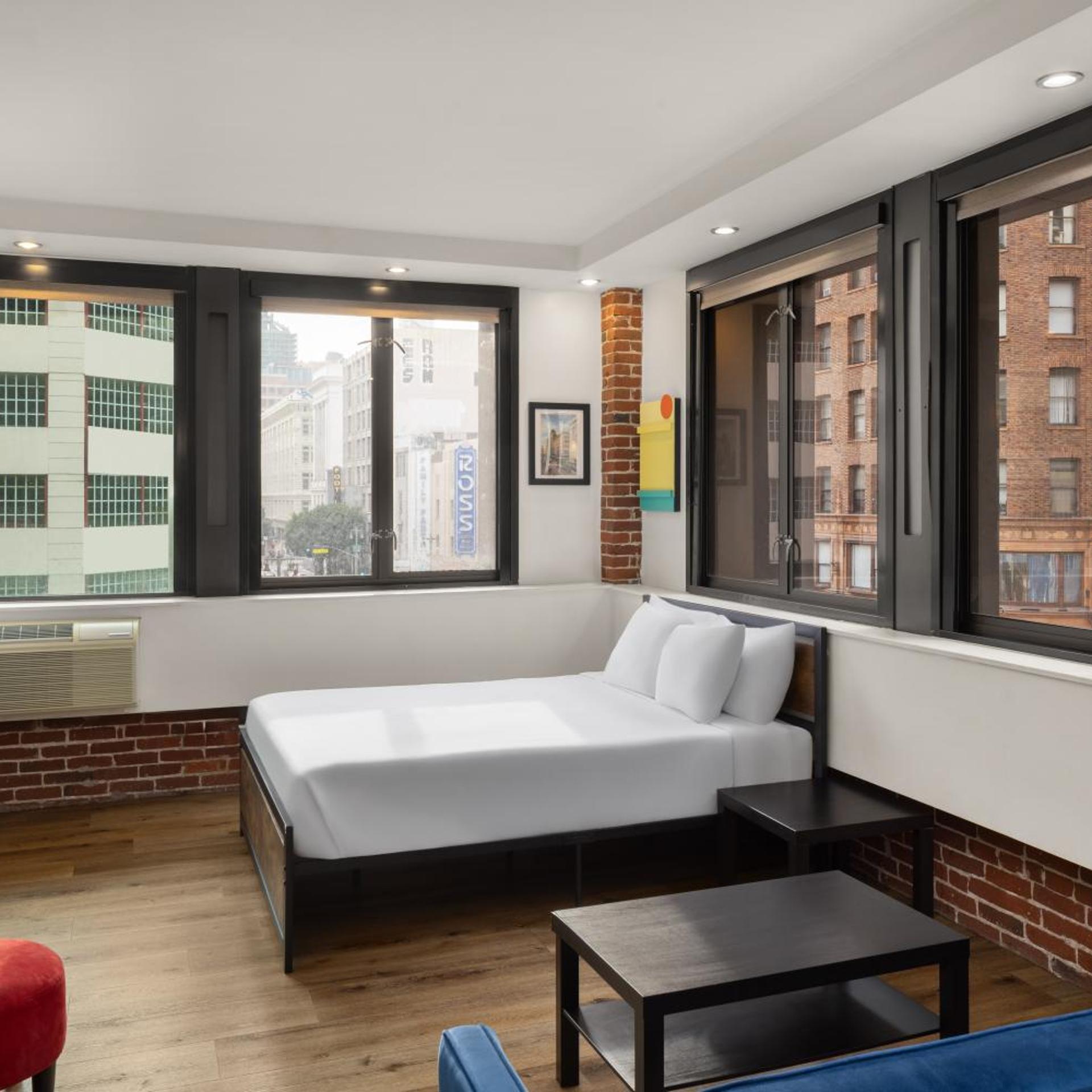Broadway, Deluxe, Suite, King Bed