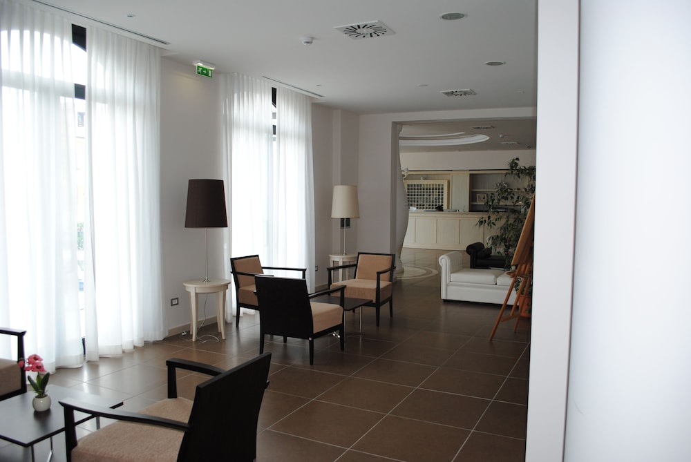 Hotel Fini 58/77