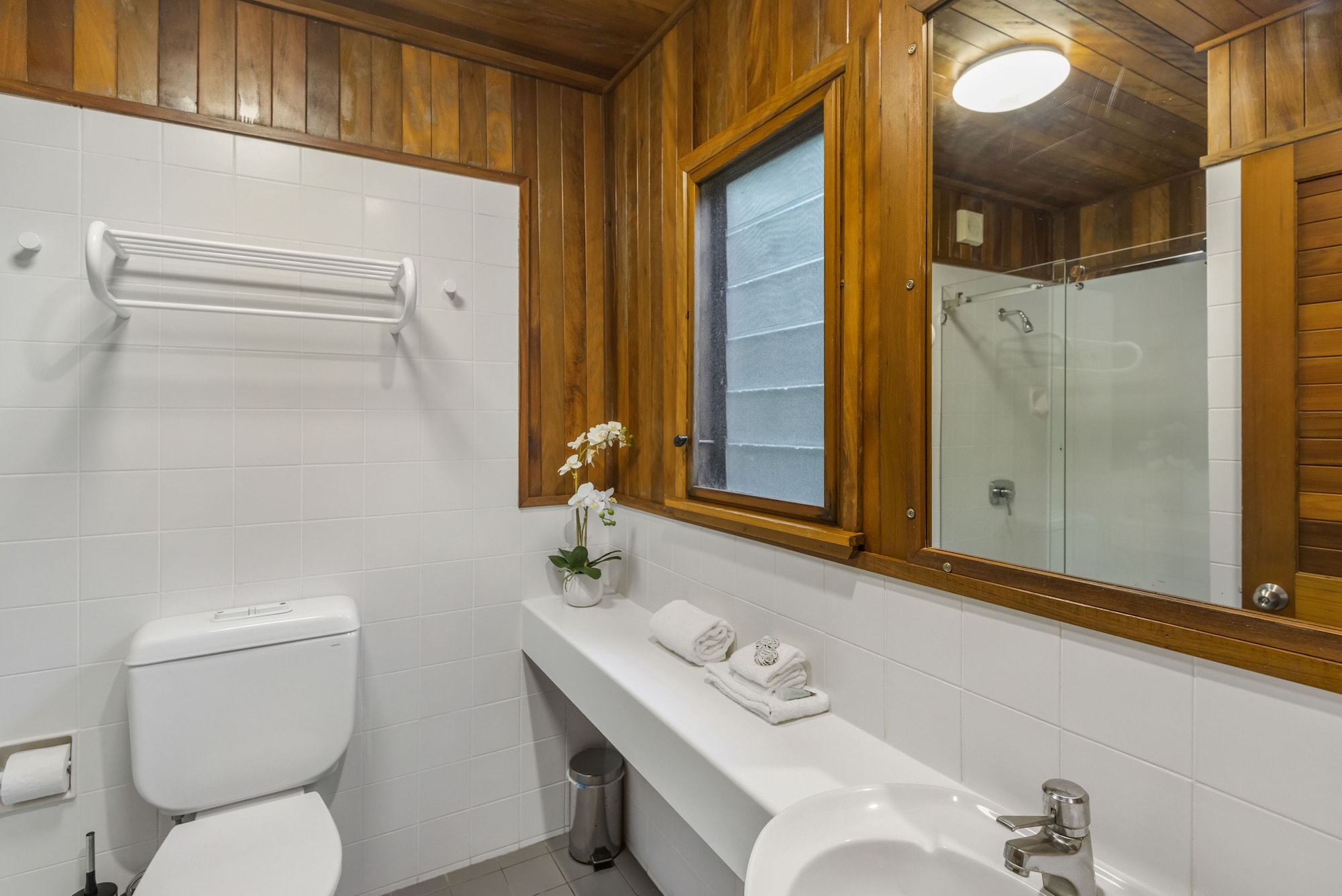 Tree Top, House, King Bed، The Oasis Apartments and Treetop Houses 5/6
