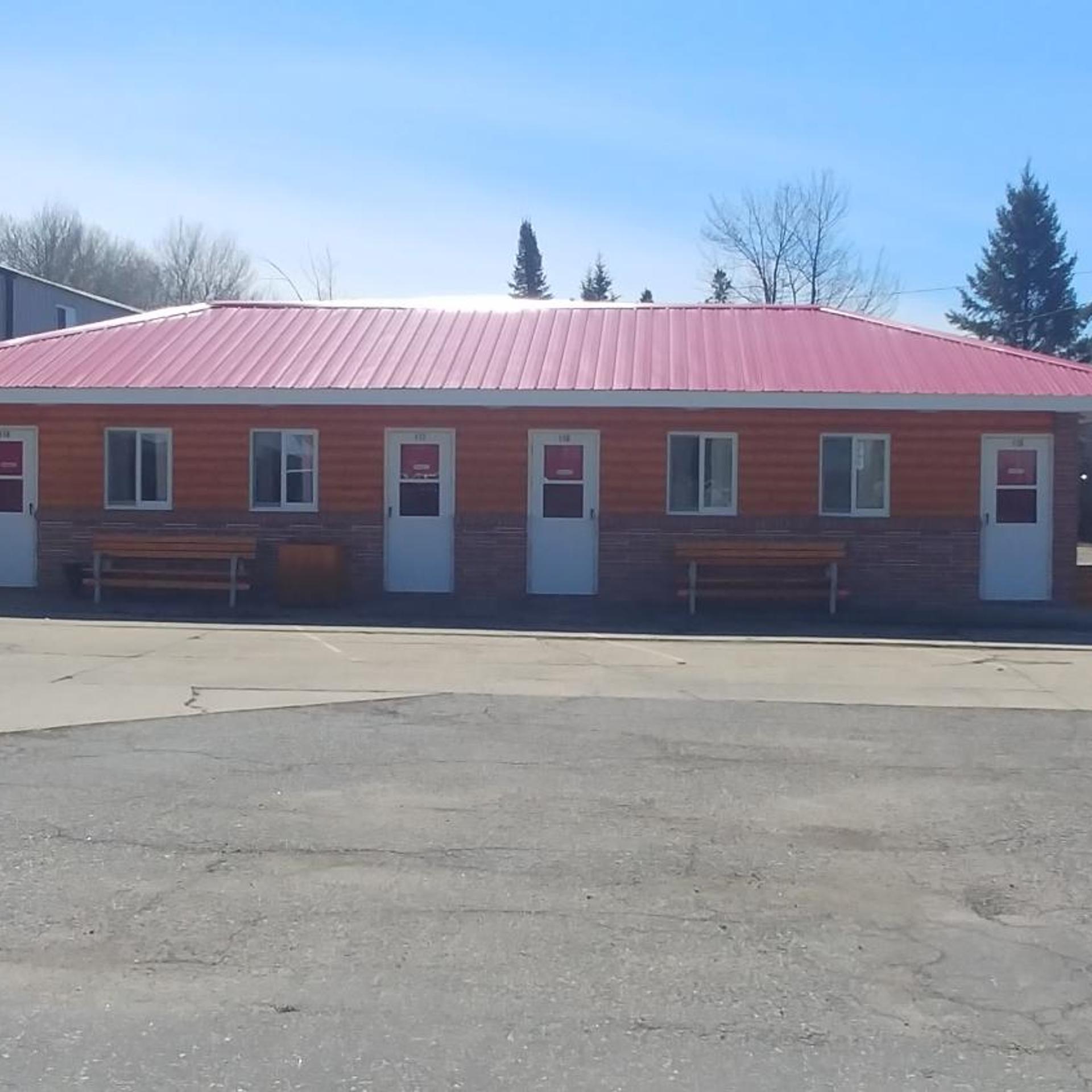 Falls Motel 2/32