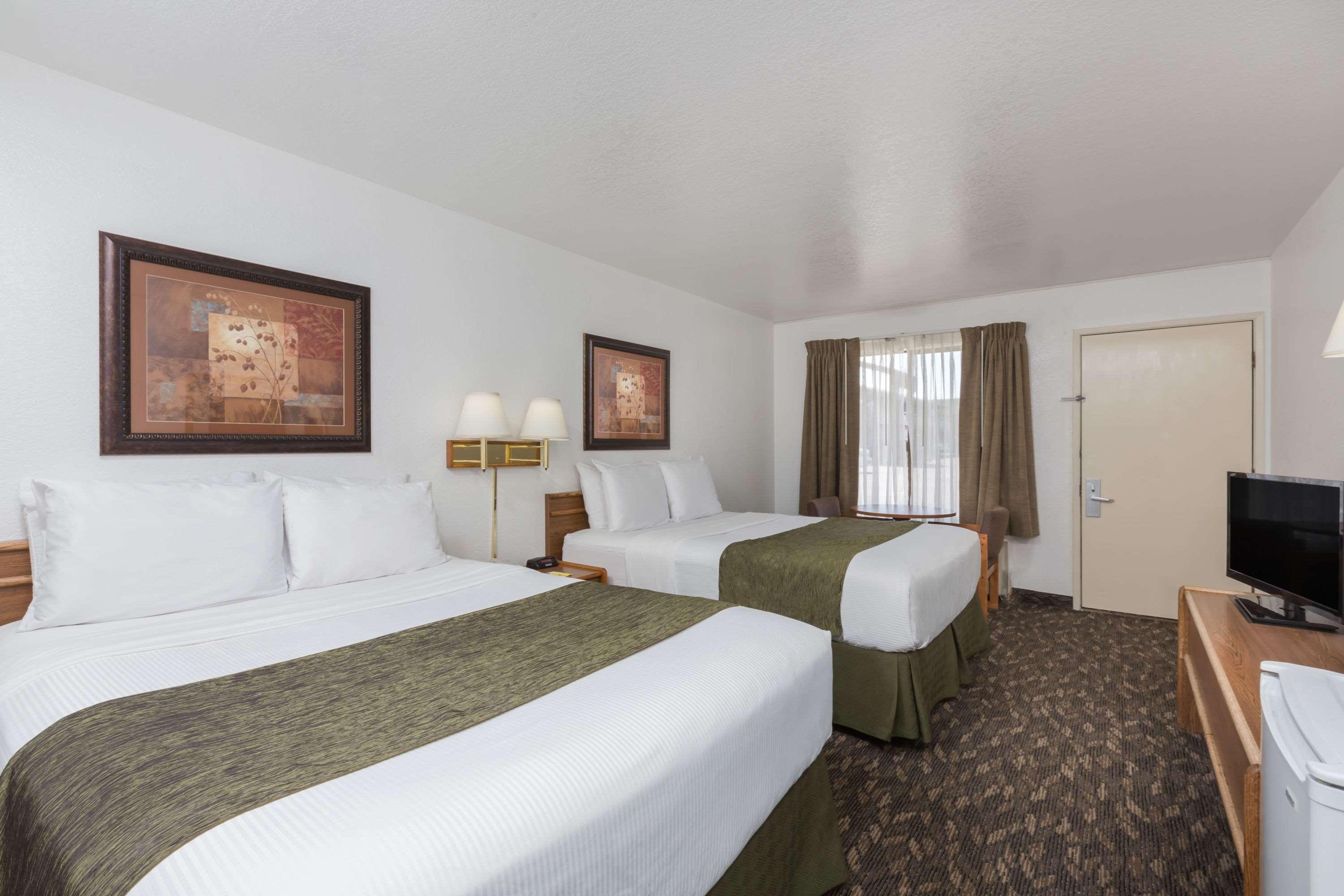 Room, 2 Queen Beds