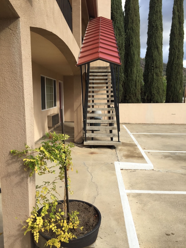 Yosemite Inn 55/61