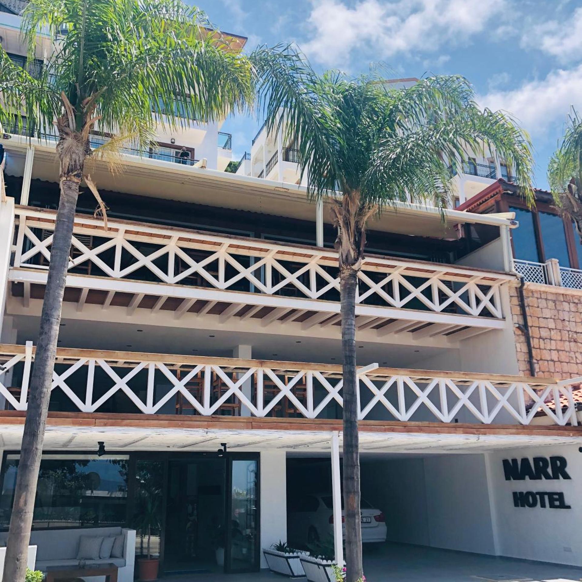 Narr Hotel 2/100