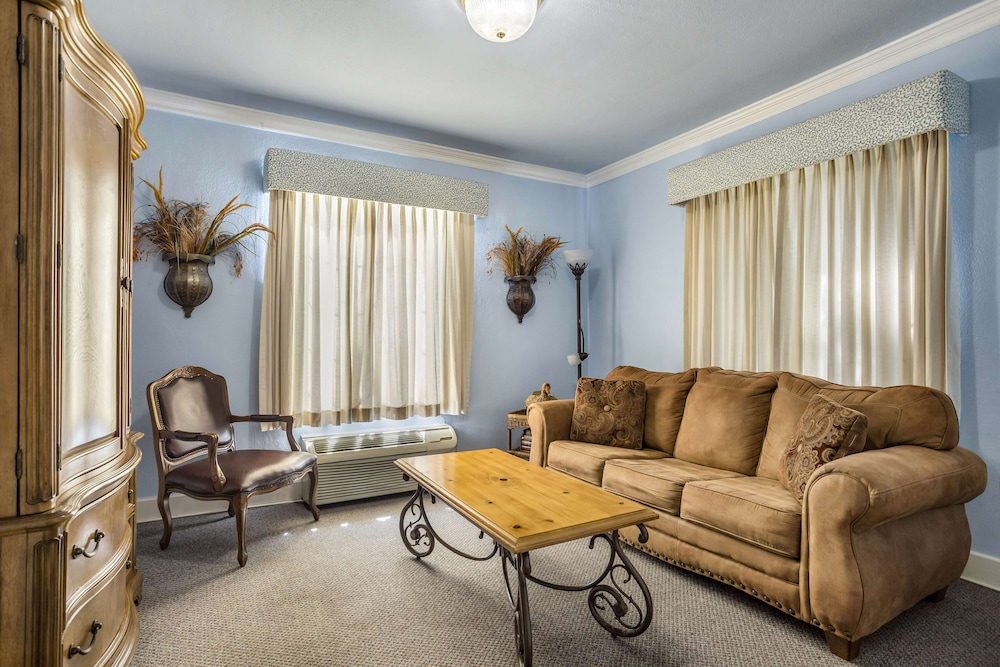 Americas Best Value Inn Historic Clewiston Inn 35/56