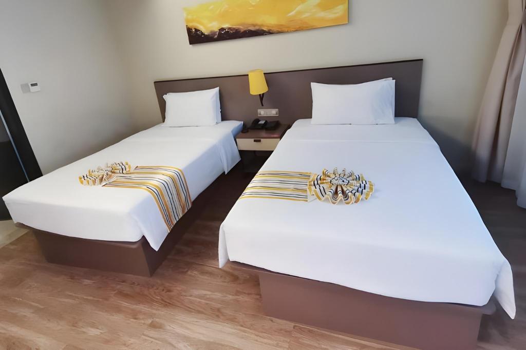 Home Inn Plus (Dali Ancient City South Gate) 16/42