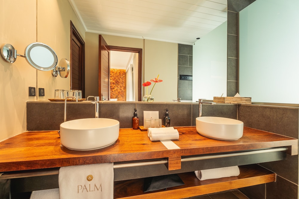 Palm Hotel And Spa 74/75