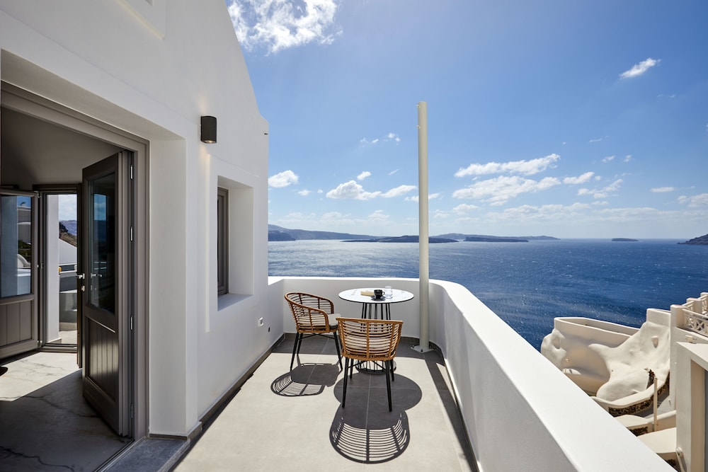 Allure Breeze Suites 45/79