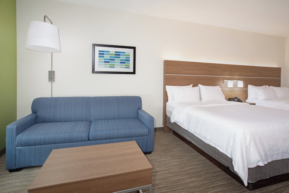 Holiday Inn Express & Suites Goodland I-70 15/45