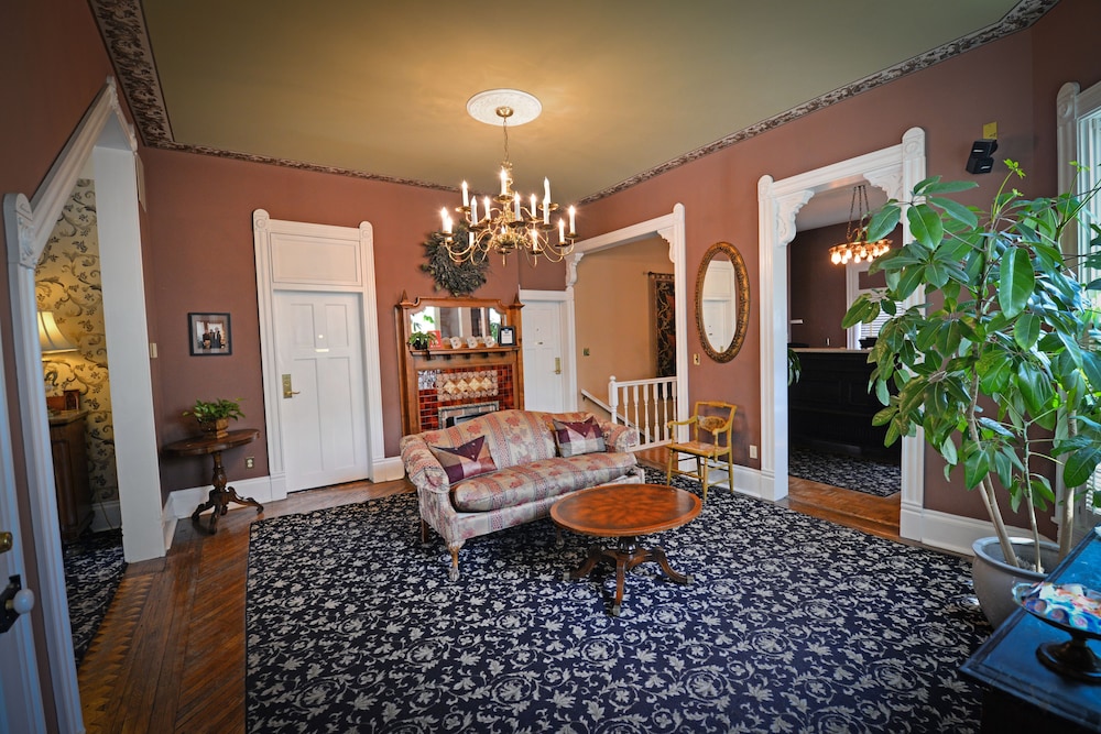 Grant Street Inn 39/49