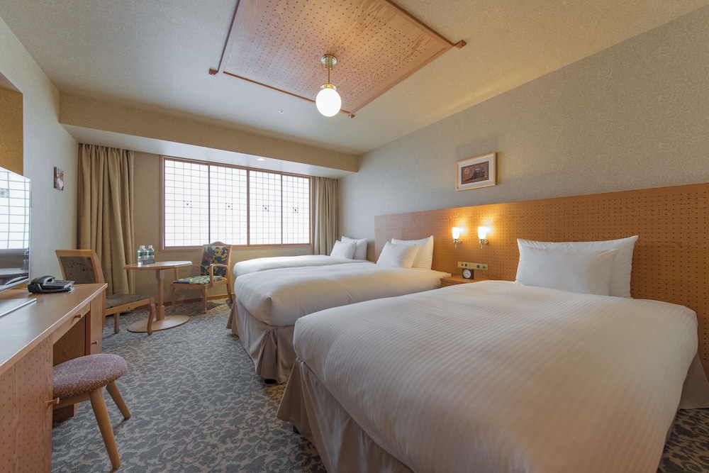 DELUXE, TWIN BEDS