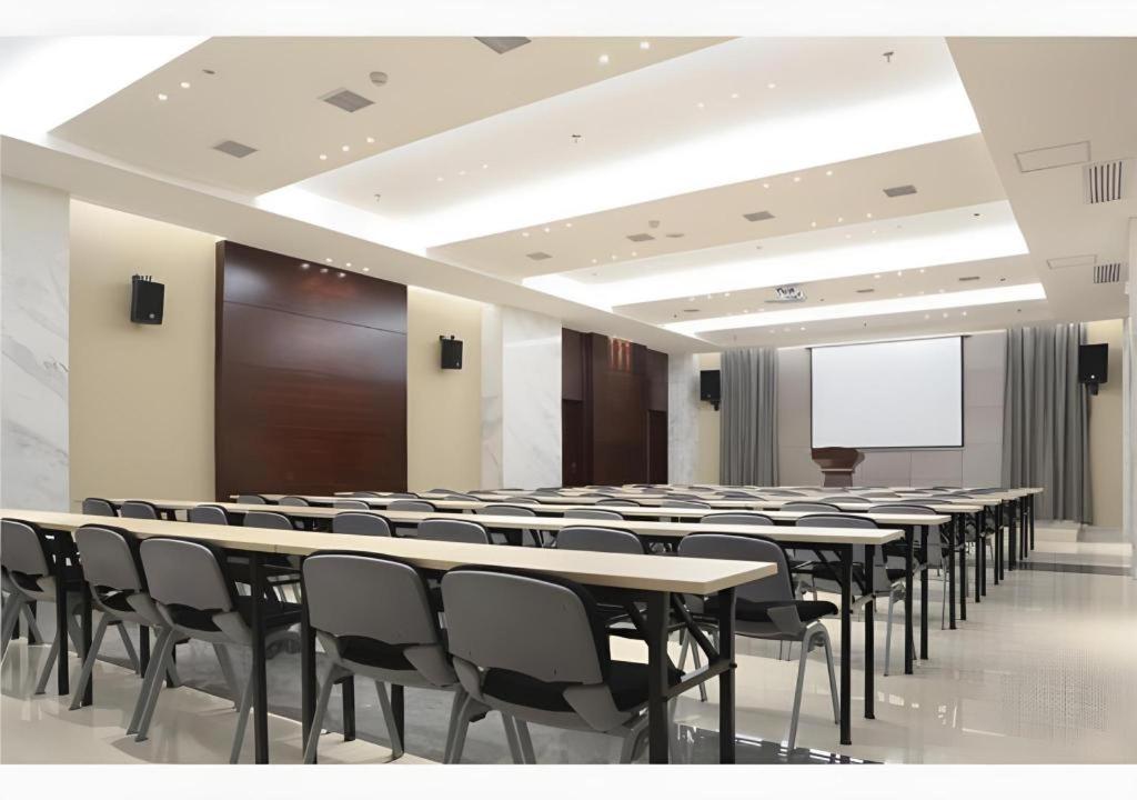 City Comfort Inn (Foshan Nanhai Avenue Guicheng Metro Station) 46/47