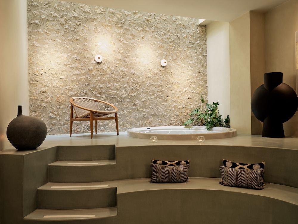 The Lekka Hotel 33/49