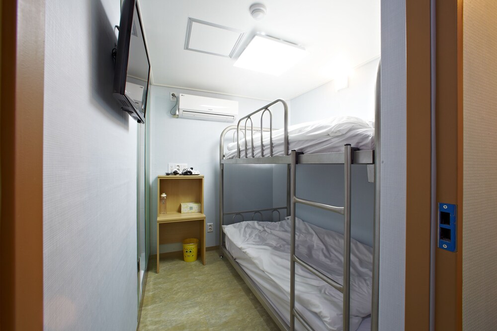 Rainbow Hotel Myeongdong 18/54
