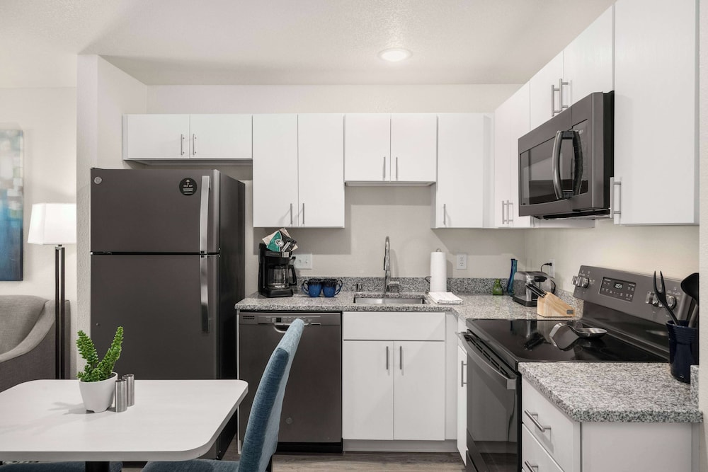 WaterWalk Extended Stay by Wyndham Minneapolis - Plymouth 48/62