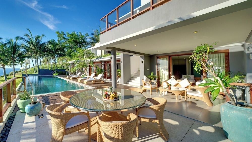 Malimbu Cliff Villa 42/56