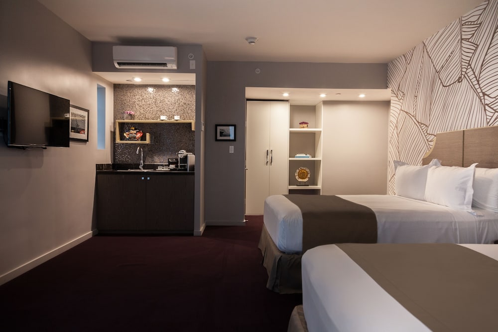 The L Hotel 31/50