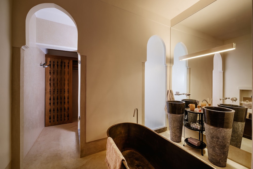 Riad 72 41/76