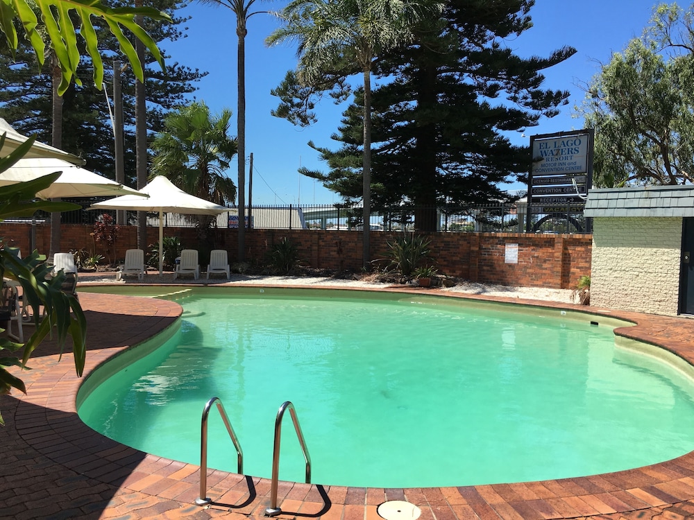 El Lago Waters Motel 3/58