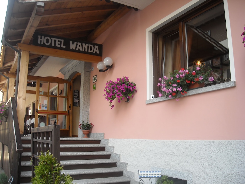 Hotel Wanda 10/72