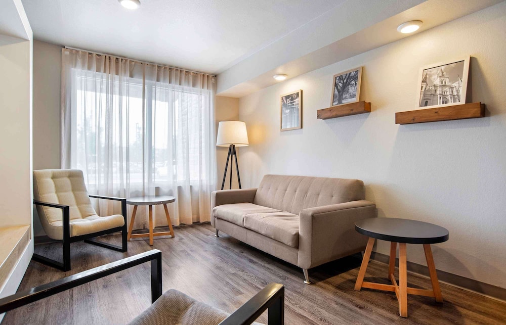 WoodSpring Suites New Orleans Airport 33/46