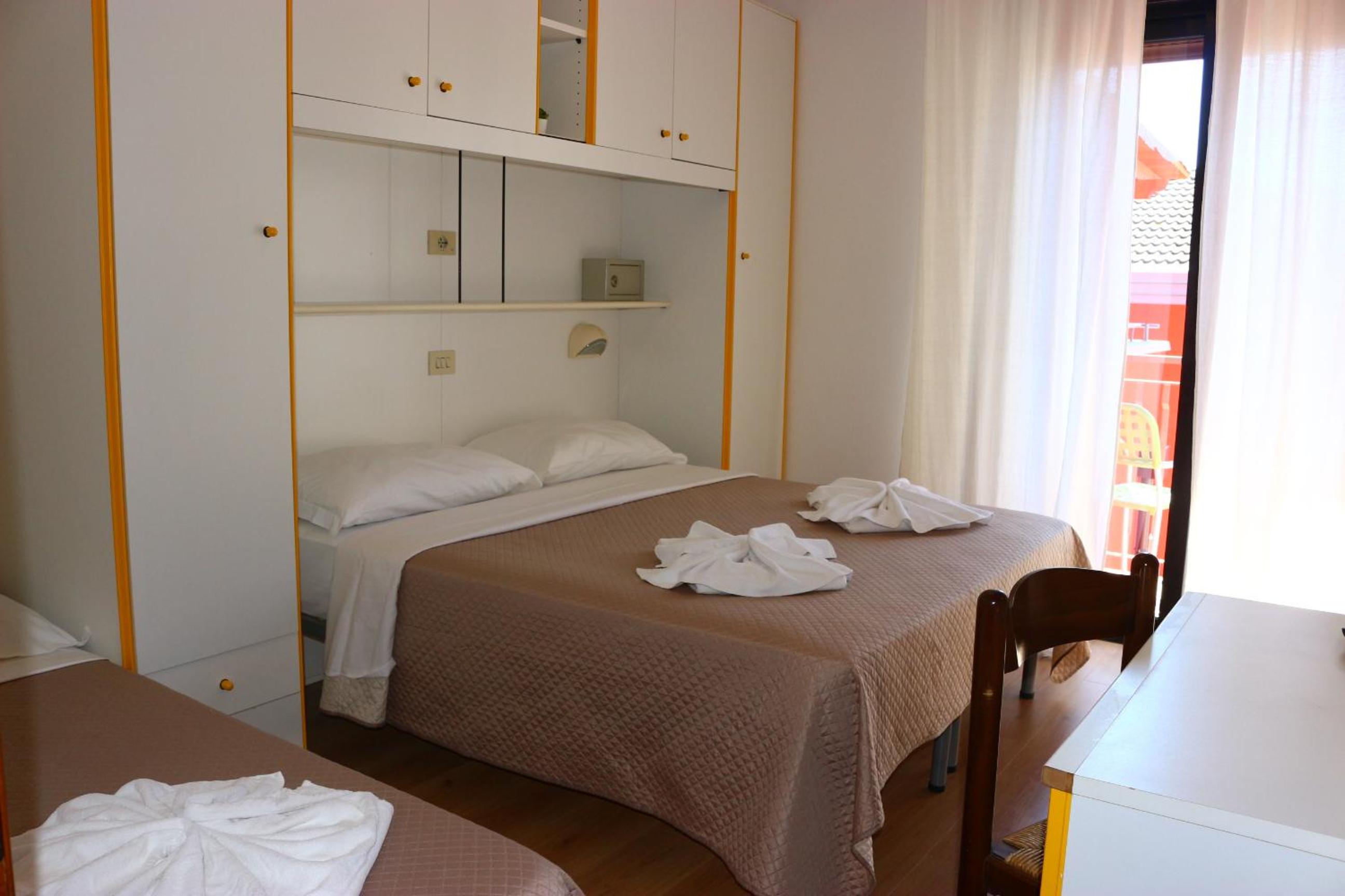 Room, Triple, Balcony