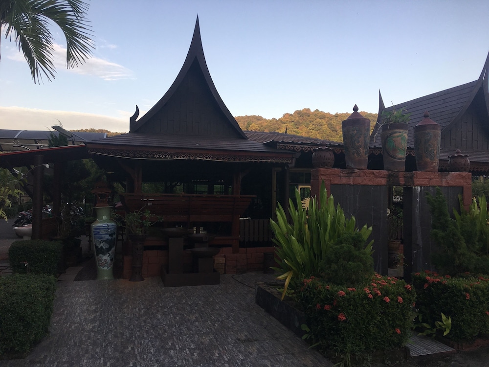 Maleedee Bay Resort 3/45