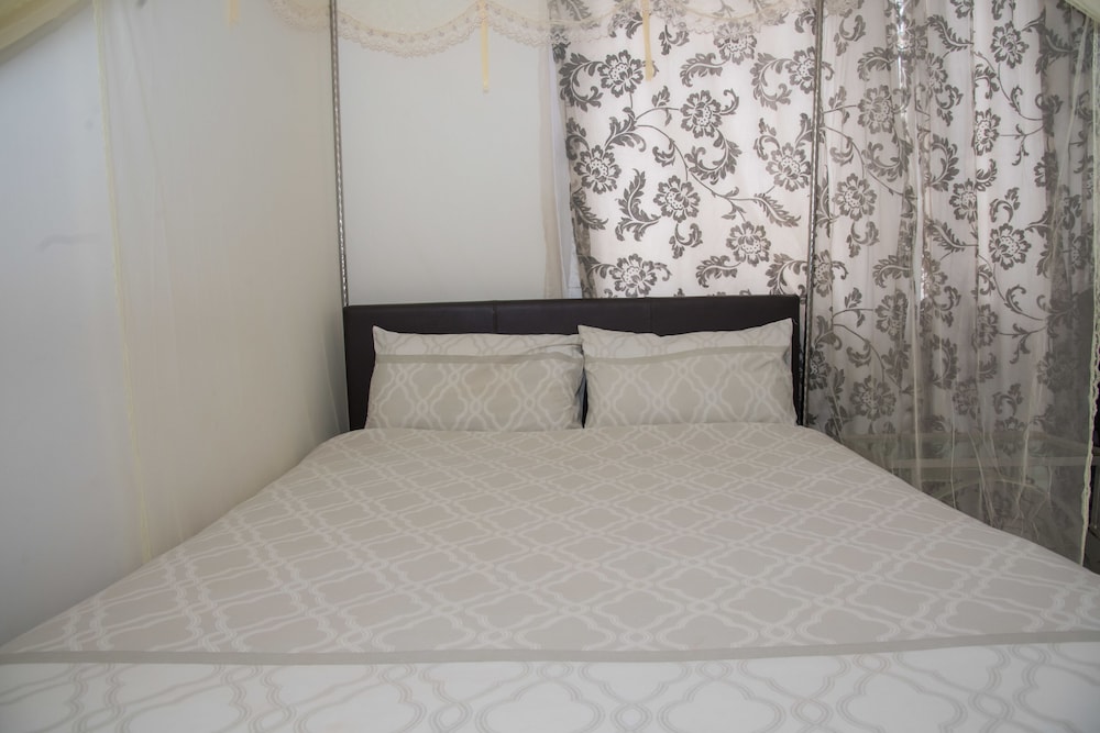 Spendwise Lodge And Apartments 11/50