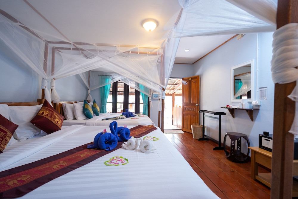 Lipe Beach Resort 11/50