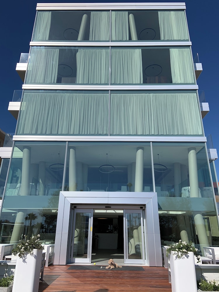 Hotel Commodore 3/69