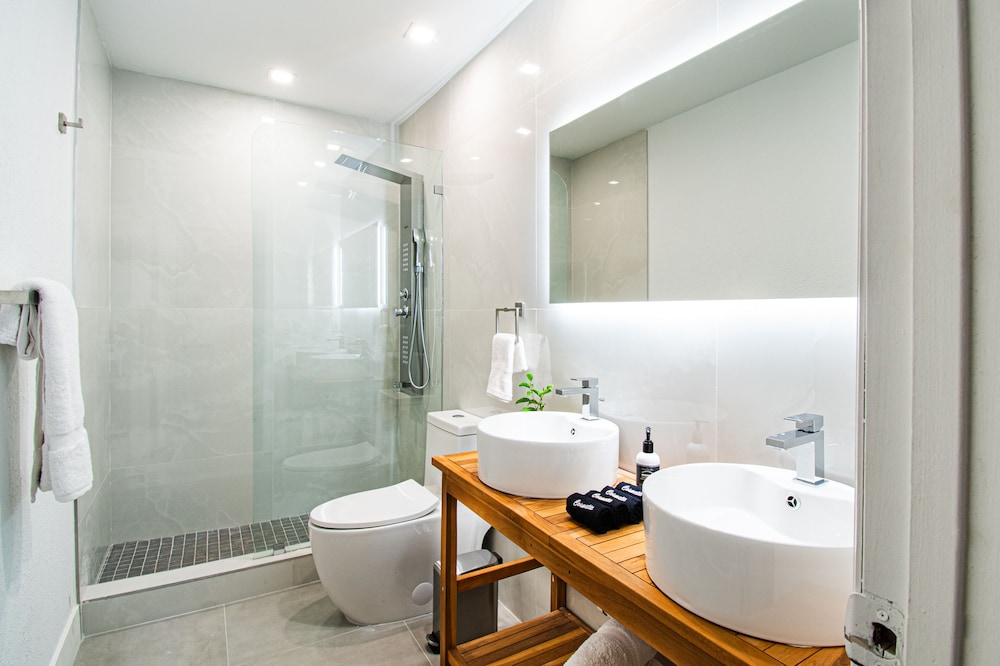 The Lauderdale Boutique Hotel 45/50