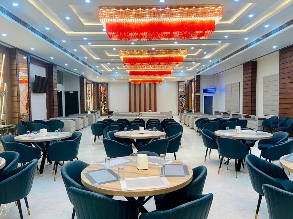 R.G Bilkha Hotel and Resorts 28/47
