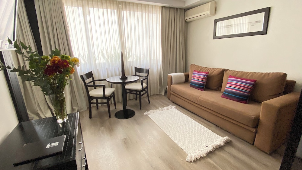 ULISES RECOLETA SUITES 45/64