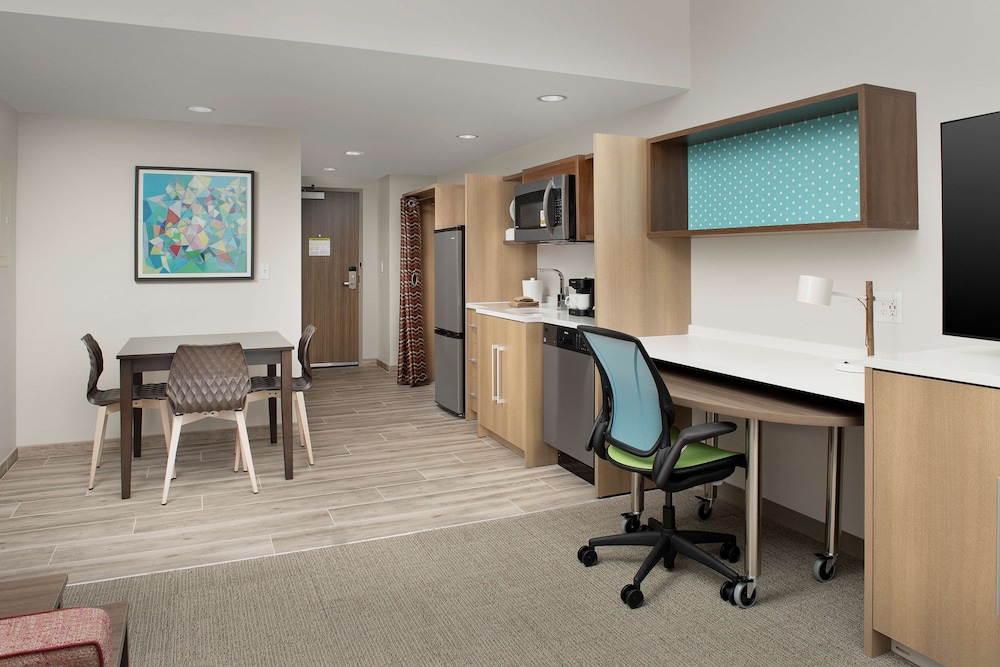 Home2 Suites by Hilton Fort Myers Airport 37/42