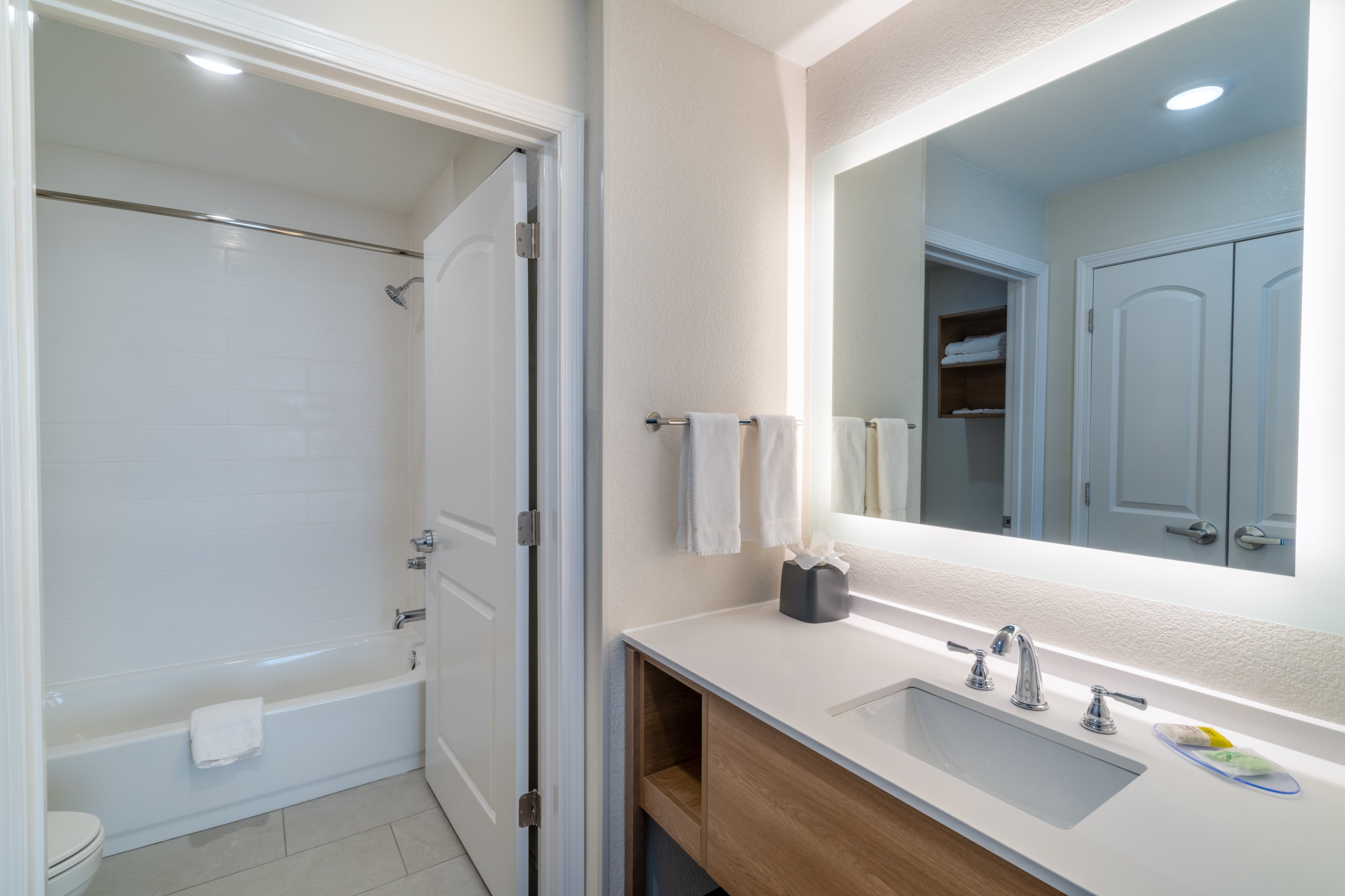 Staybridge Suites Flowood 60/61
