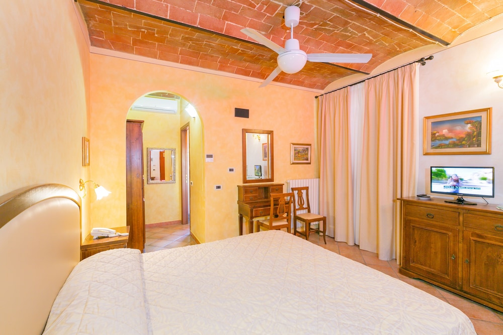 Agrihotel Elisabetta 16/60