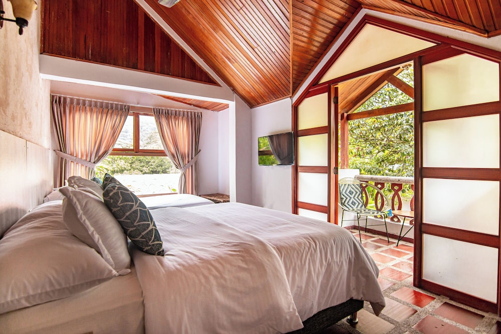 COMFORT, DOUBLE BED