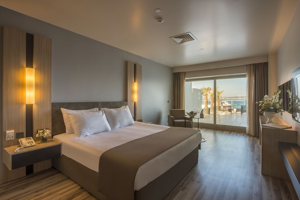 OCEAN, SUITE