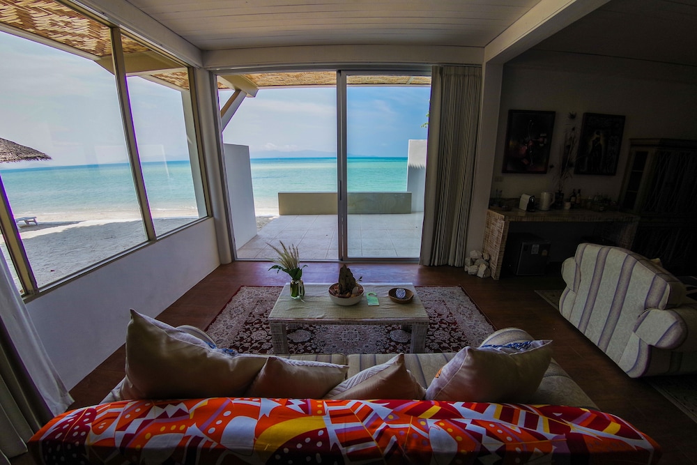 Milky Bay Resort 50/81