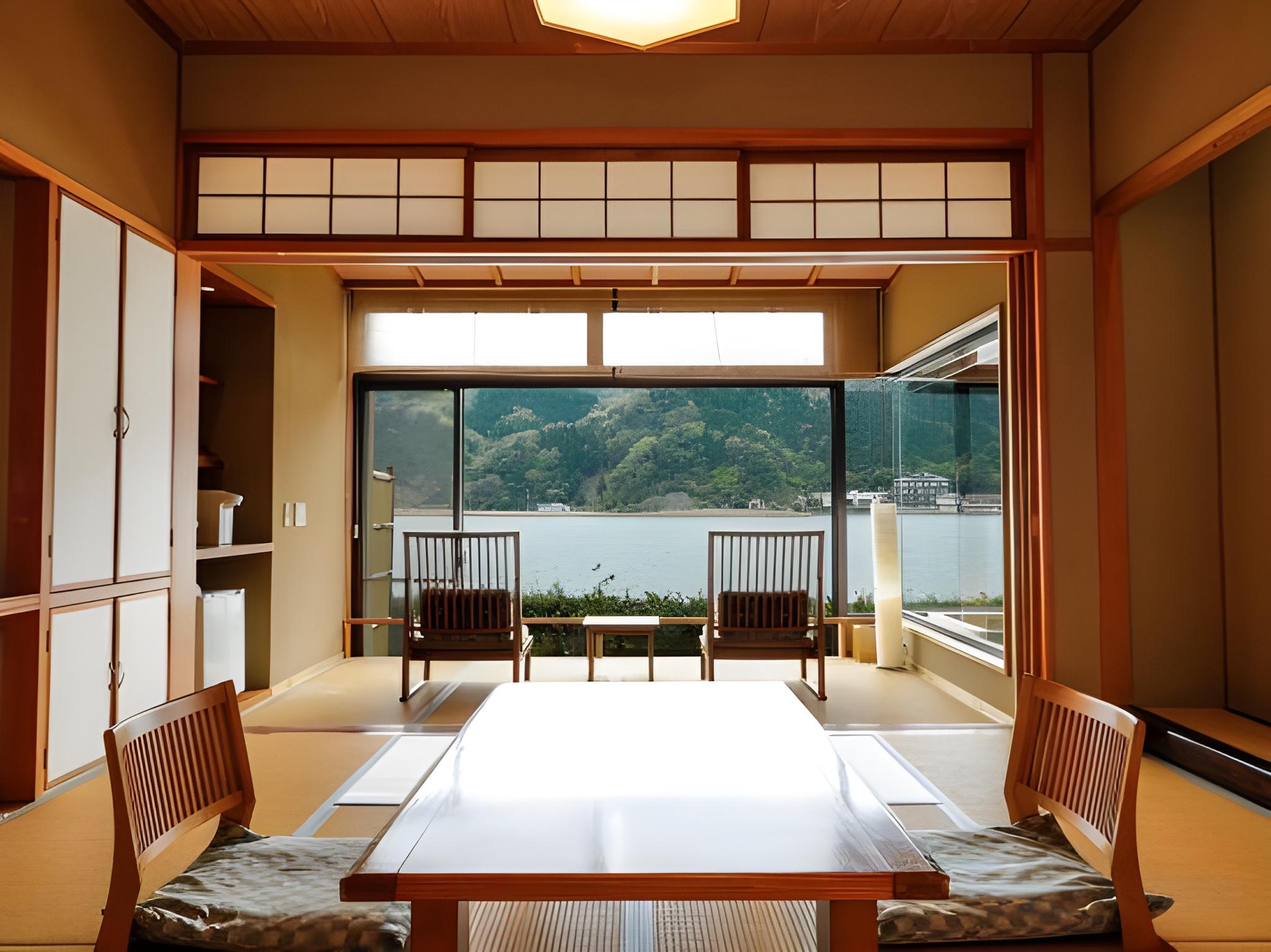 Japanese, 4 Futon Beds