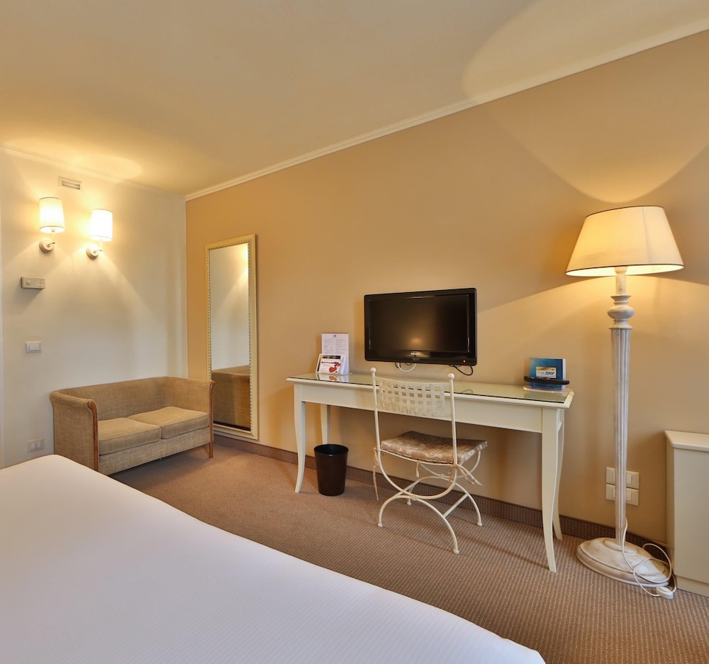 Hotel Canon D Oro 24/47