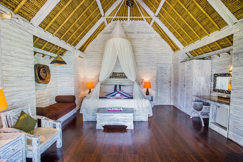 Lembongan Bay Shore Huts 44/71