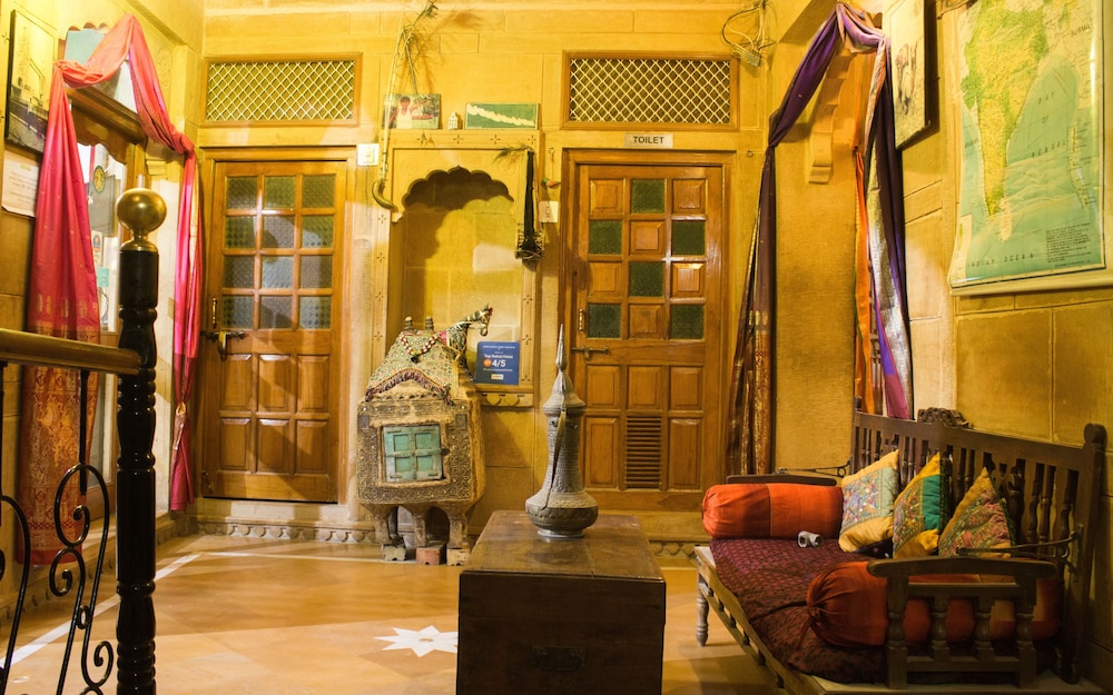 Hotel Shahi Palace 11/63