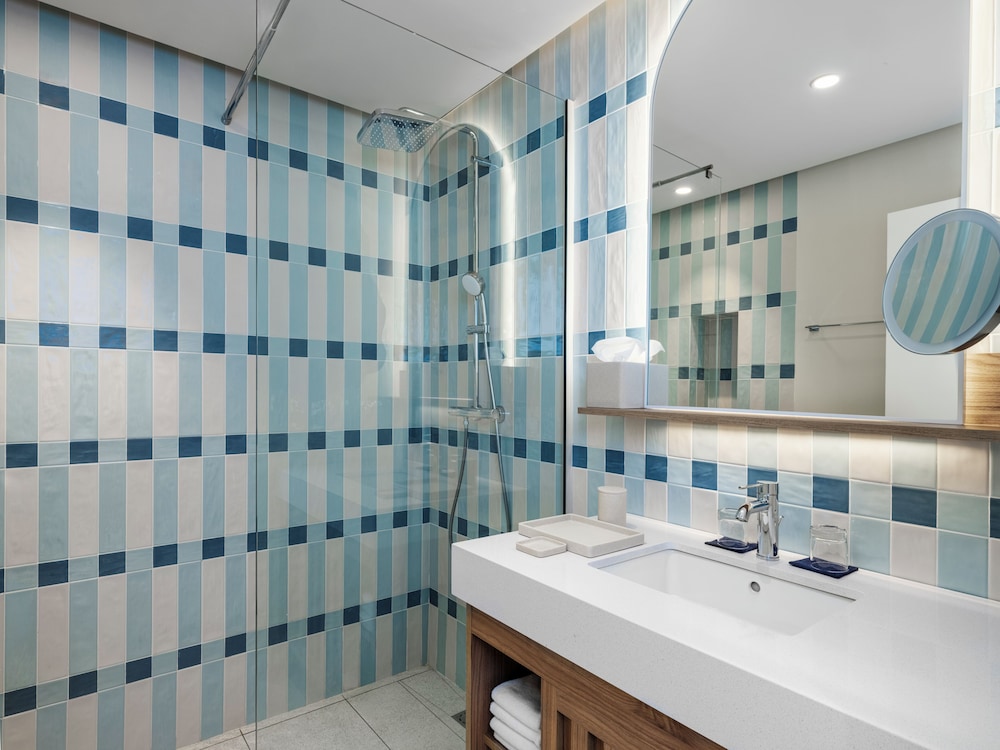 جناح تنفيذي بسرير كينج بإطلالة على البحر، Le Medina Essaouira Thalassa Sea & Spa - MGallery Collection 10/10